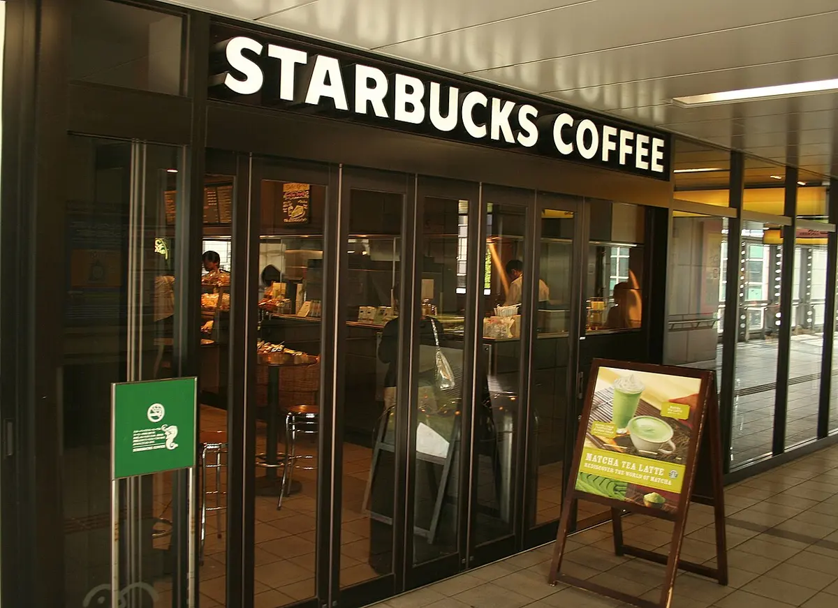 A Starbucks at the Shinbashi Yurikamome railway station in Tokyo Image: DarkFritz.