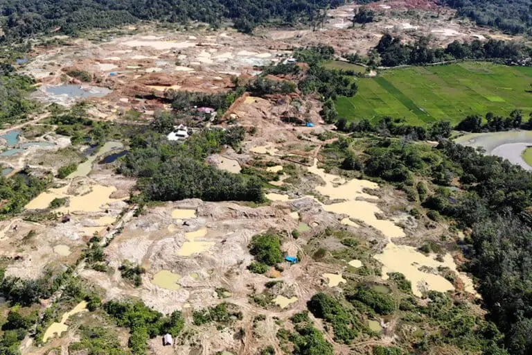The illegal gold mine in Nagan Raya is the largest in Aceh.