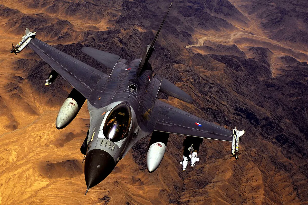 File photo of a Royal Netherlands Air Force F-16 Fighting Falcon over Afghanistan in 2008.Image: Master Sgt. Andy Dunaway.