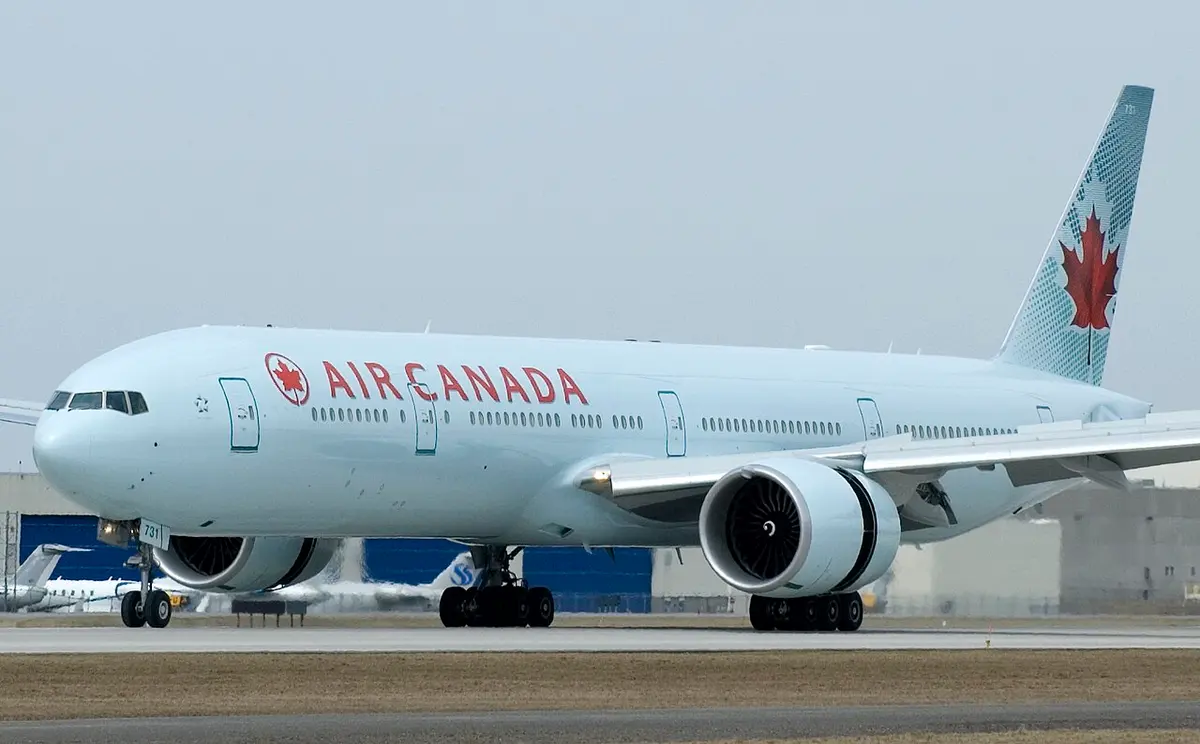 An Air Canada 777-300 landing at Montréal-Trudeau in 2007.Image: Brian.