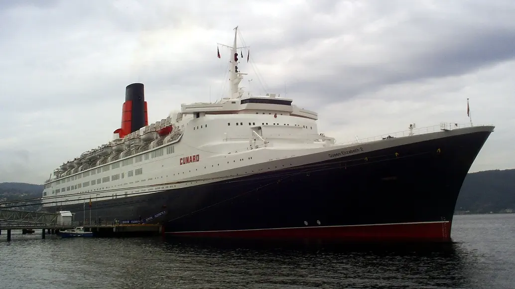The RMS Queen Elizabeth 2 during a port visit in Trondheim, Norway on June 20, 2006. Image: Kallemax.
