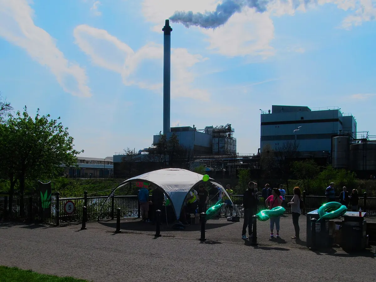 Setting up the stalls, with the river Clyde and Adelphi distillery as a backdrop Image: Brian McNeil.