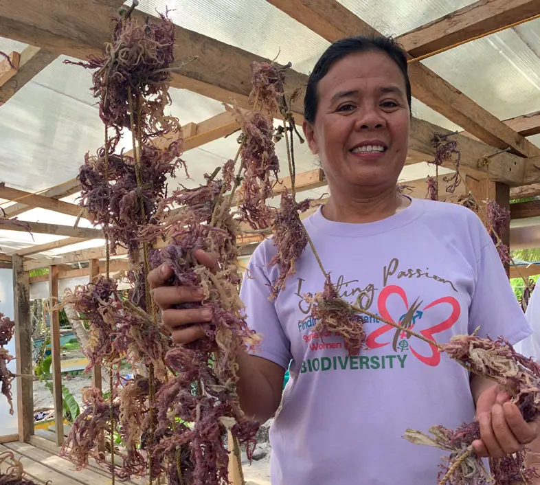 Mardy Montano, President of the women seaweed farmers in Quezon town in Palawan. Photo by Imelda Abano for Mongabay.