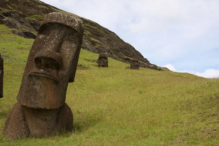 Moai on Easter Island.Image: Sznegra.