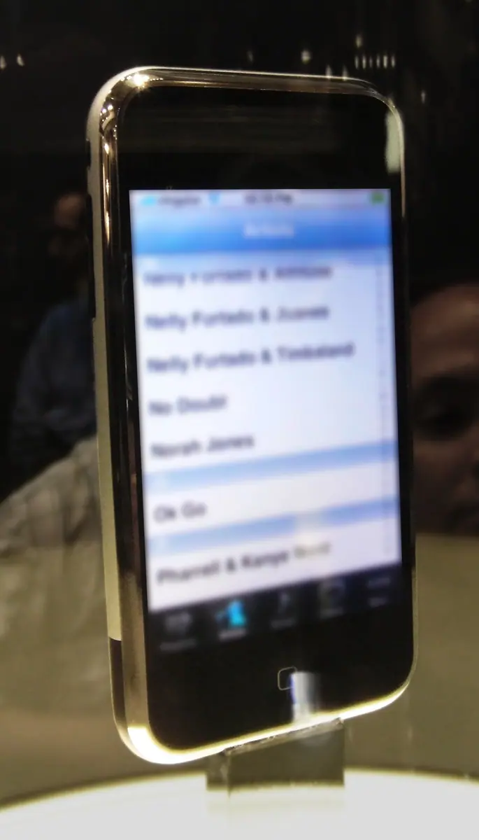 Apple's iPhone (2007) Image: Blake Burris.