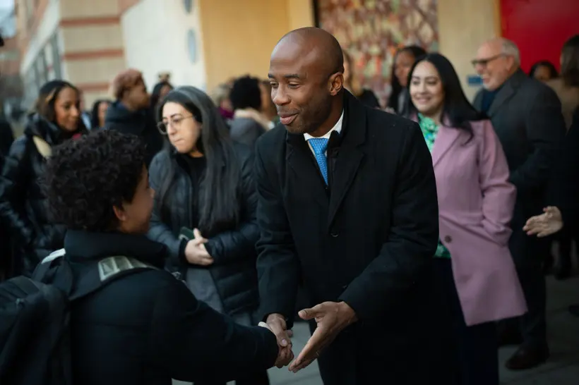 New York City Public Schools Chancellor Kamar Samuels traveled to Albany on Tuesday to press lawmakers to approve a four-year extension of mayoral control; in turn, lawmakers pressed him on the class size law. | Photo: Michael Appleton/NYC Mayor's Office