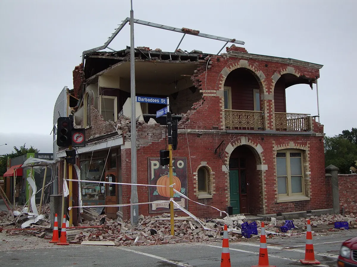The Piko Wholefood building in Christchurch was badly damaged by the earthquake. Image: Schwede66.