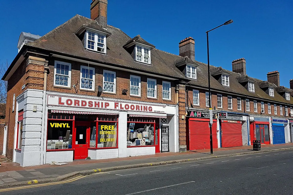 An empty High Street and shuttered shops in Tottenham, London, England on April 5, 2020. Image: User:Acabashi.