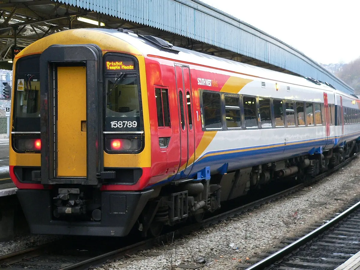 South West Trains Express Sprinter 158789 at Bristol Temple Meads railway station Image: Thryduulf.