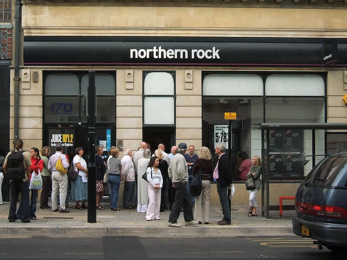 Queues forming outside a Northern Rock branch in Brighton, East Sussex.Image: Dominic Alves.