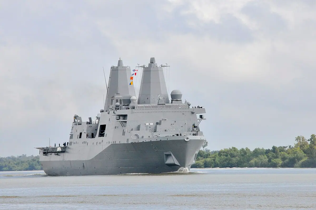 USS New York travelling down the Mississippi River