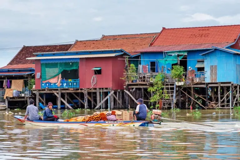 The water in Tonle Sap Lake in Cambodia, home of one of the world’s largest inland fisheries, is channeled from the Mekong and its tributary during the wet season. Image by Carolyn Cowan/Mongabay.