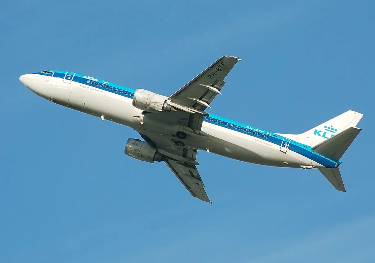 This B737-400 is roughly comparable to the aircraft involved in all the accidents and incidents mentioned in this story.