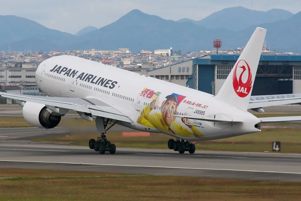 A Japan Airlines Boeing 777-200 departing Kansai International Airport. Image: BriYYZ.