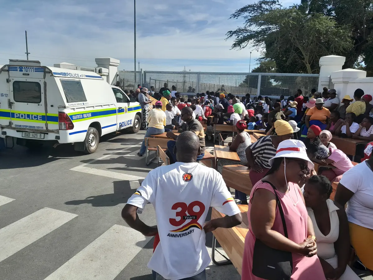 Police were called to intervene after parents shut down Solomon Mahlangu and Blue Ridge primary schools in Kraaifontein on Monday and Tuesday. Photos: Vincent Lali