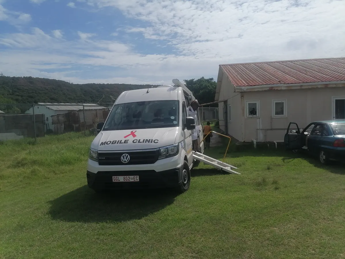 This mobile clinic parks outside of the Colchester clinic once a week because the building is not suitable to treat patients any longer. The Eastern Cape Department of Health says it would cost millions of rand – which it can’t afford — to refurbish the dilapidated building. Photo: Joseph Chirume
