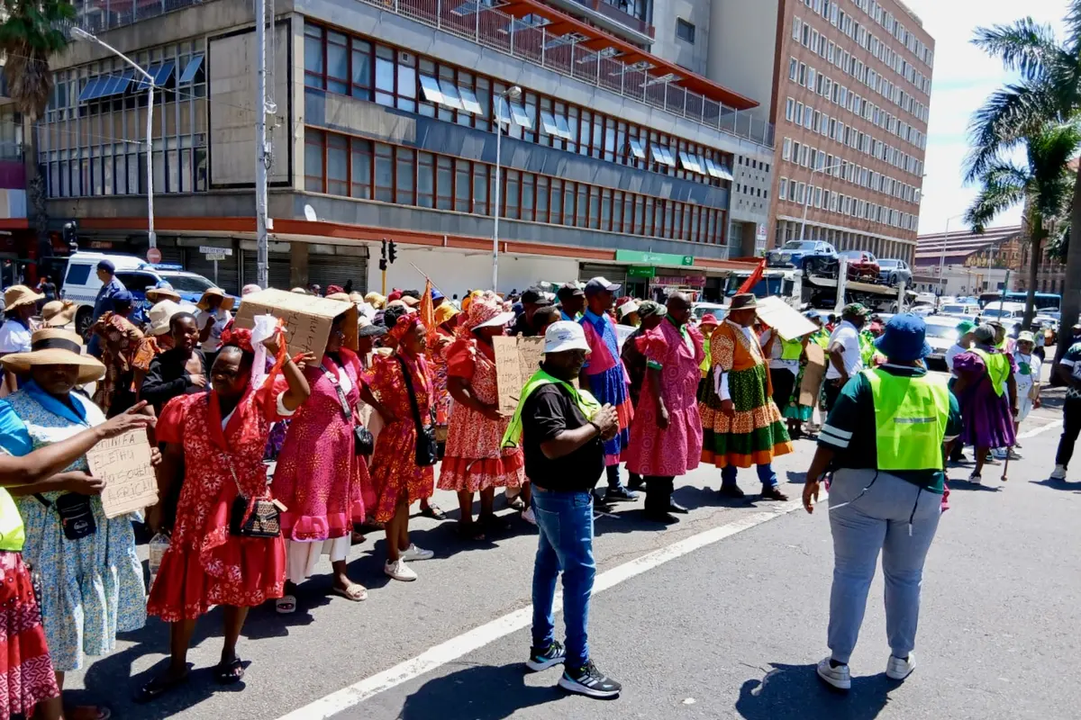 Street vendors marched to the IPID offices in Durban on 5 March to lay a complaint about Metro police conducting “destructive raids”. Photo: Tsoanelo Sefoloko